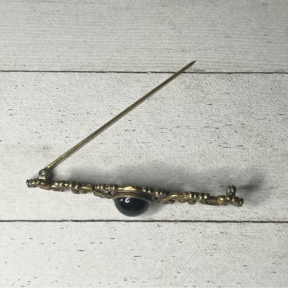 SADIE GREEN Vintage Brass Tone Filigree Cabochon Brooch Pin - Picture 2 of 5